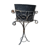 Wrought iron standing planter