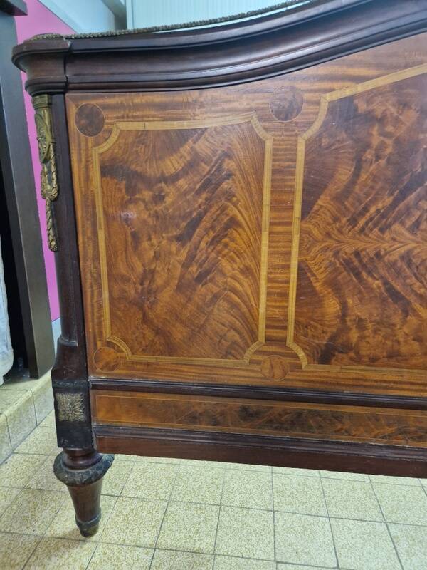 François Linke (1855-1943), marquetry veneered wooden bed in Louis XVI style