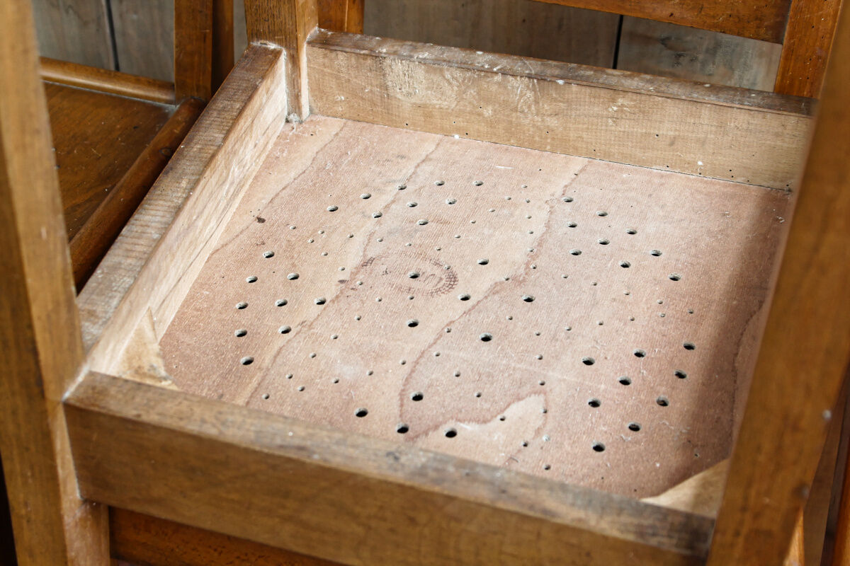 Set of 4 chairs period Reconstruction, solid wood