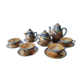 Bird tea service in winter
