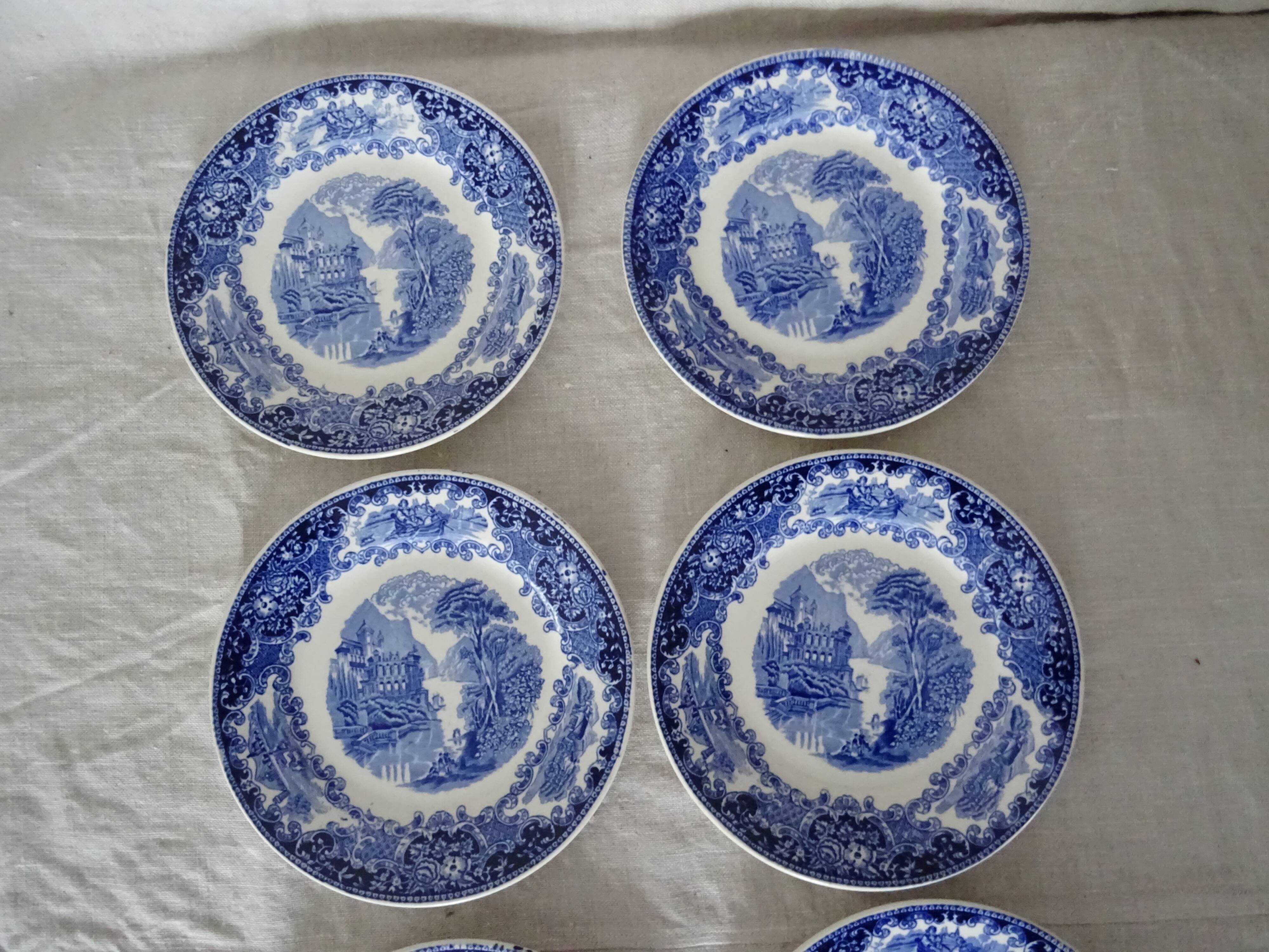 6 dessert plates and 2 blue cups P.Regout Maastricht Holland