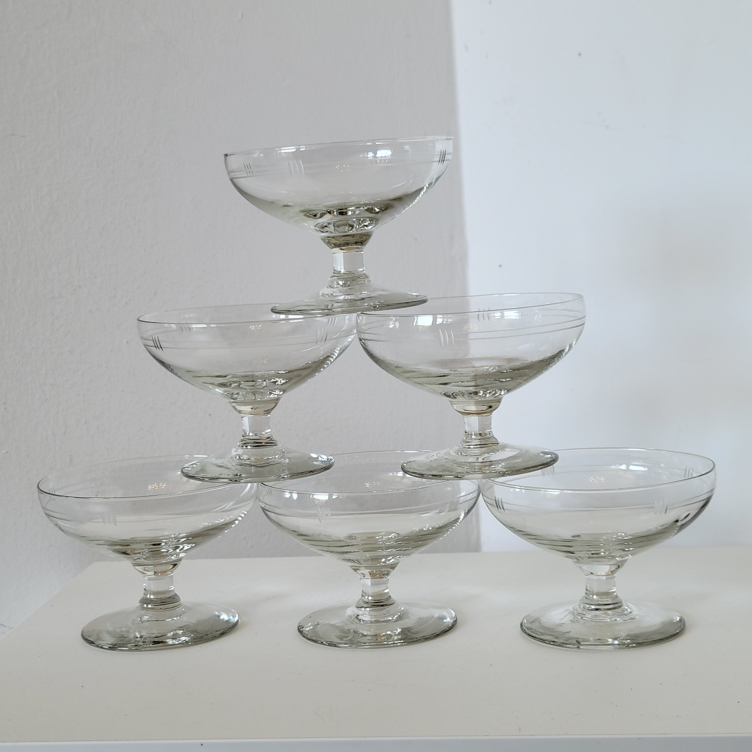 6 coupes à champagne en verre taillé vintage