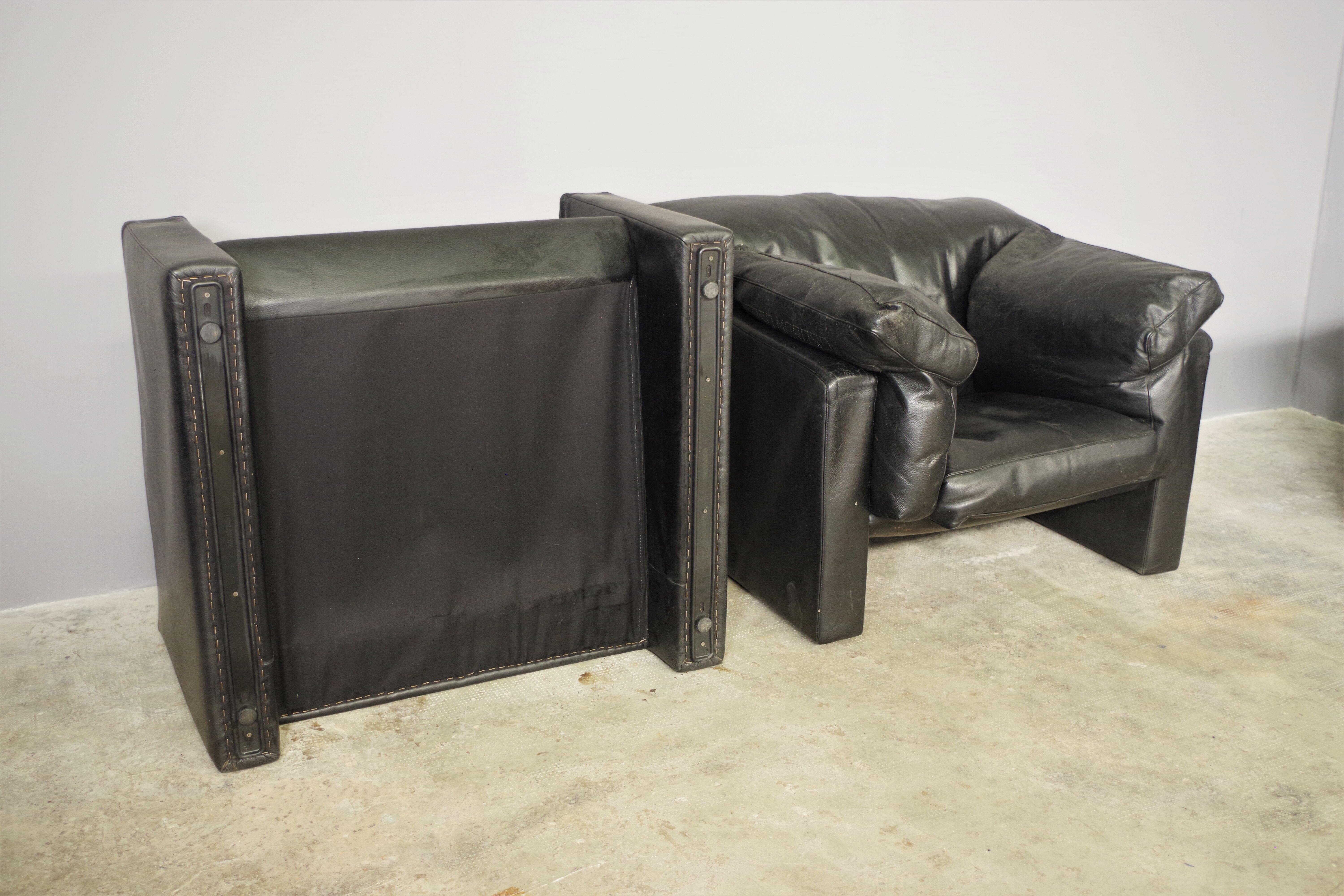Moroso sofa set and armchairs in black leather, 1984