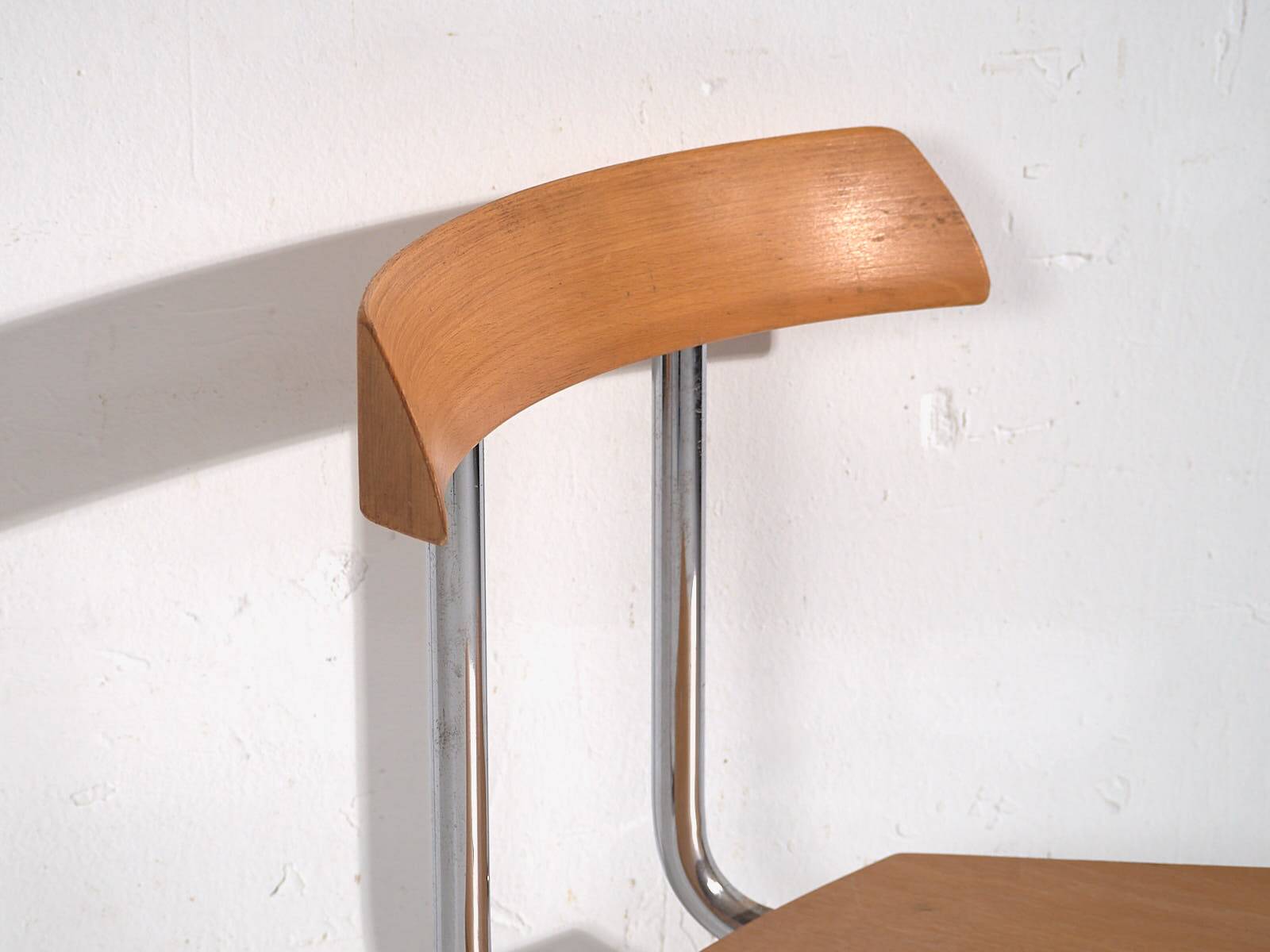 Vintage industrial style chairs (c.1960). Set of 4 pieces