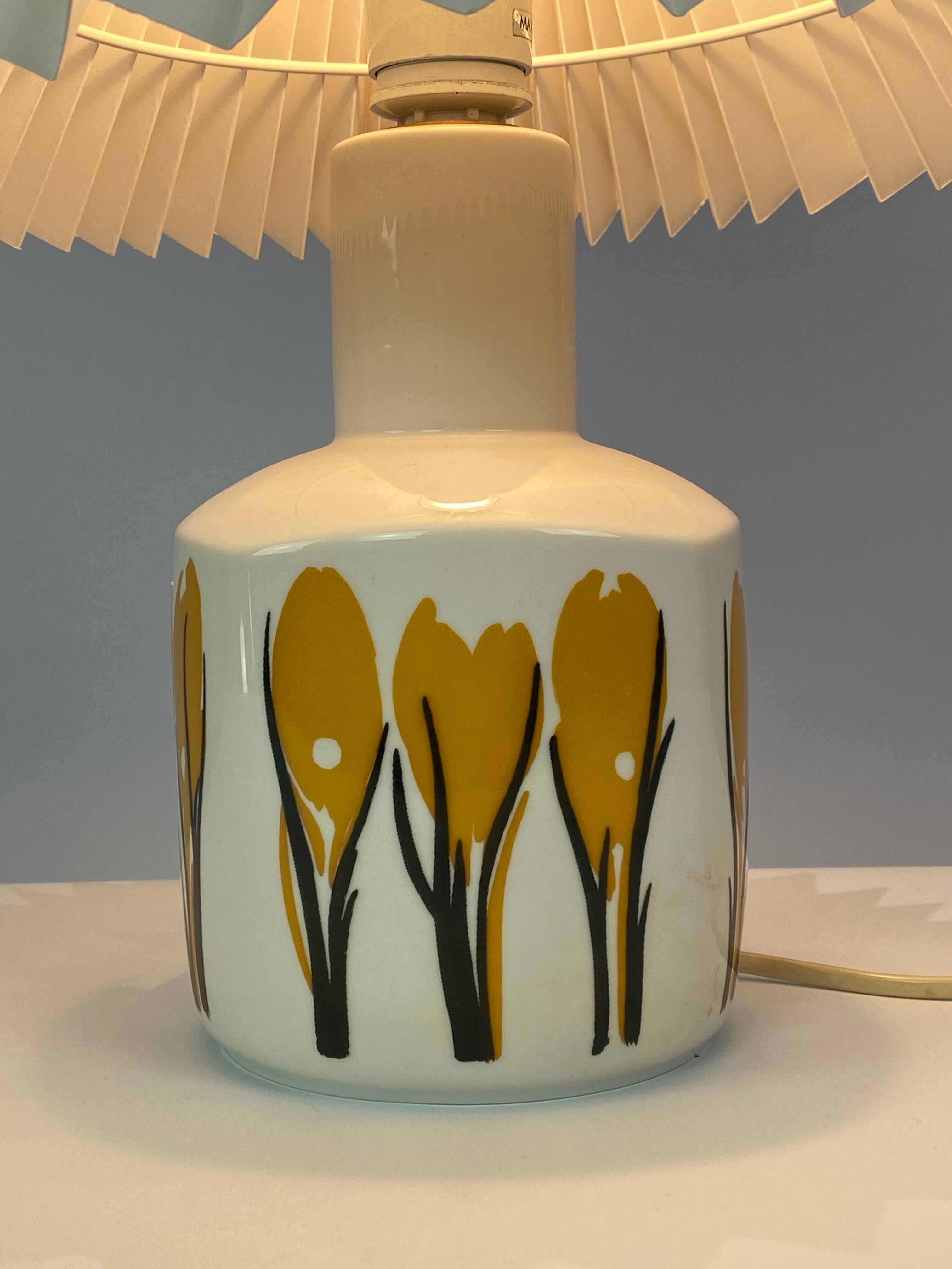 Tablelamp decorated with flowers by Bing and Grøndahl, model 6714/2102, 1960s