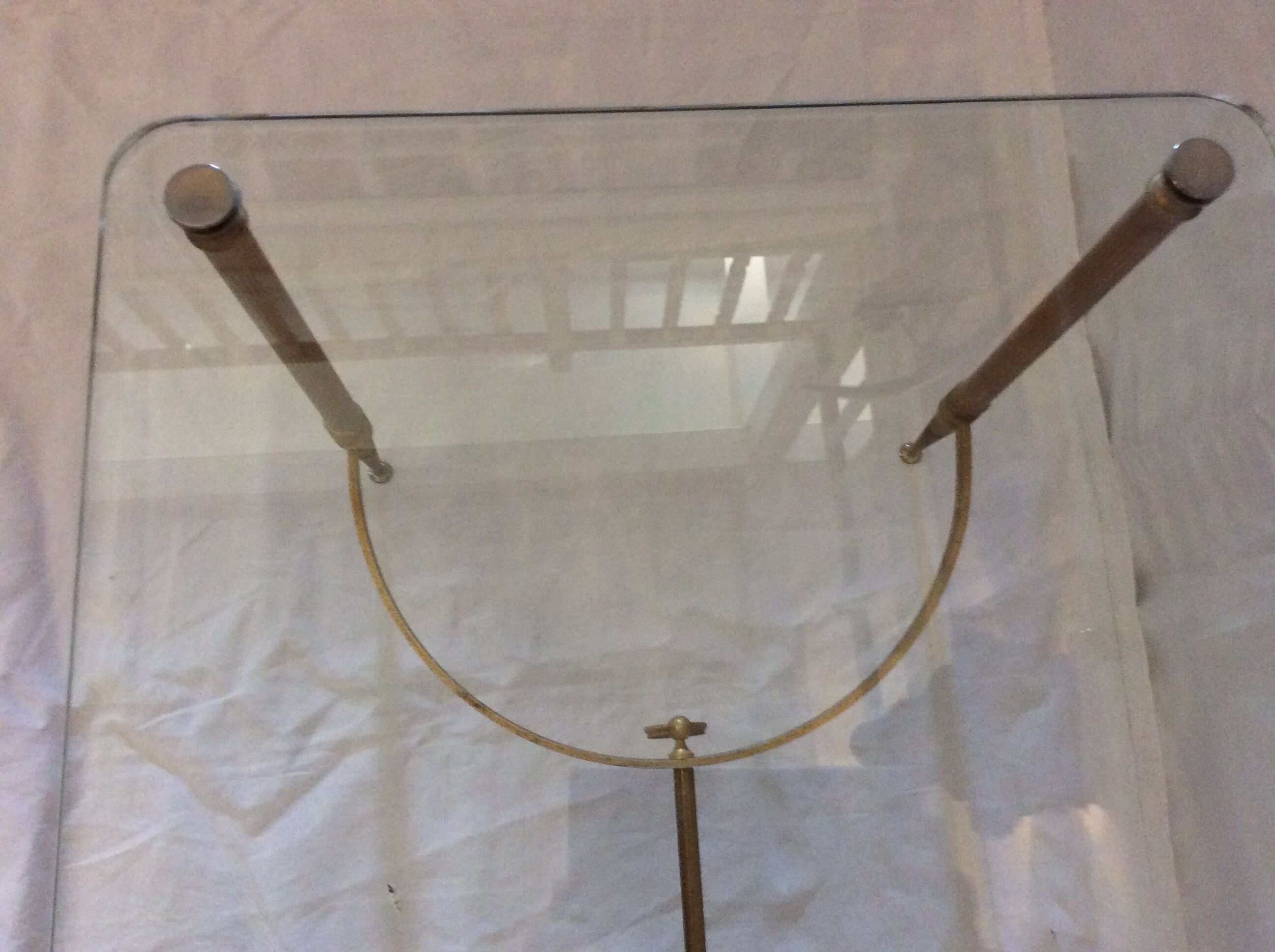 Table 60´ - 70´ low brass and glass