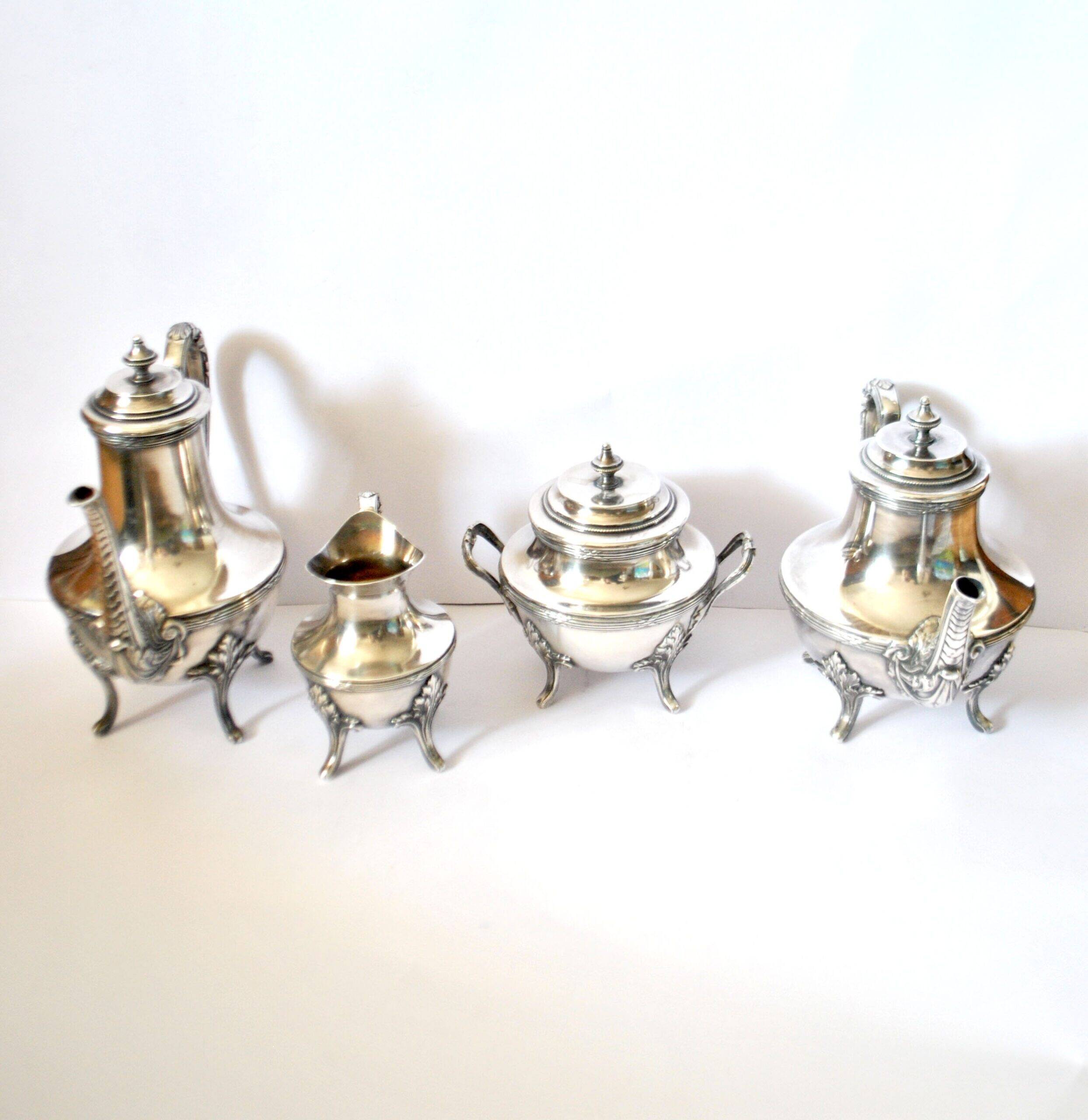 Antique coffee service, teapot and coffee pot in silver-plated metal with acanthus leaf decoration - silversmith A. Frenais.
