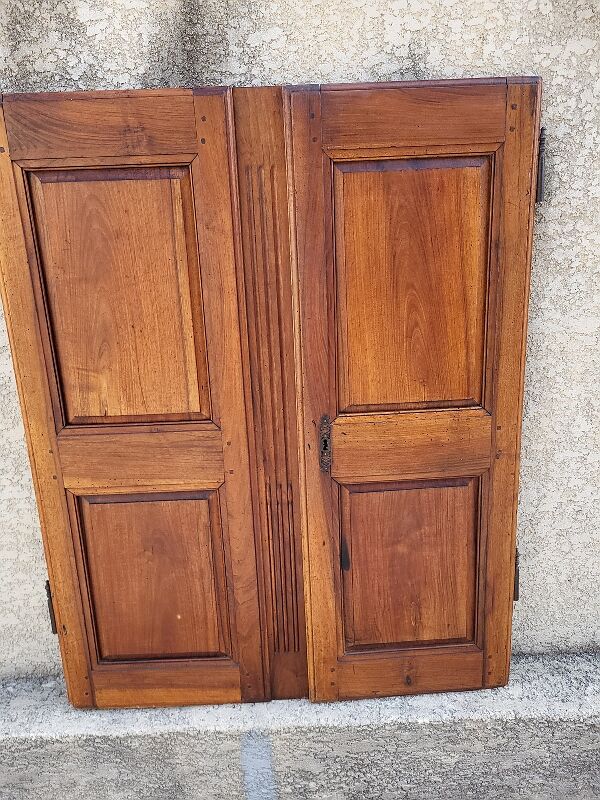 Pair of cabinet doors to make a closet