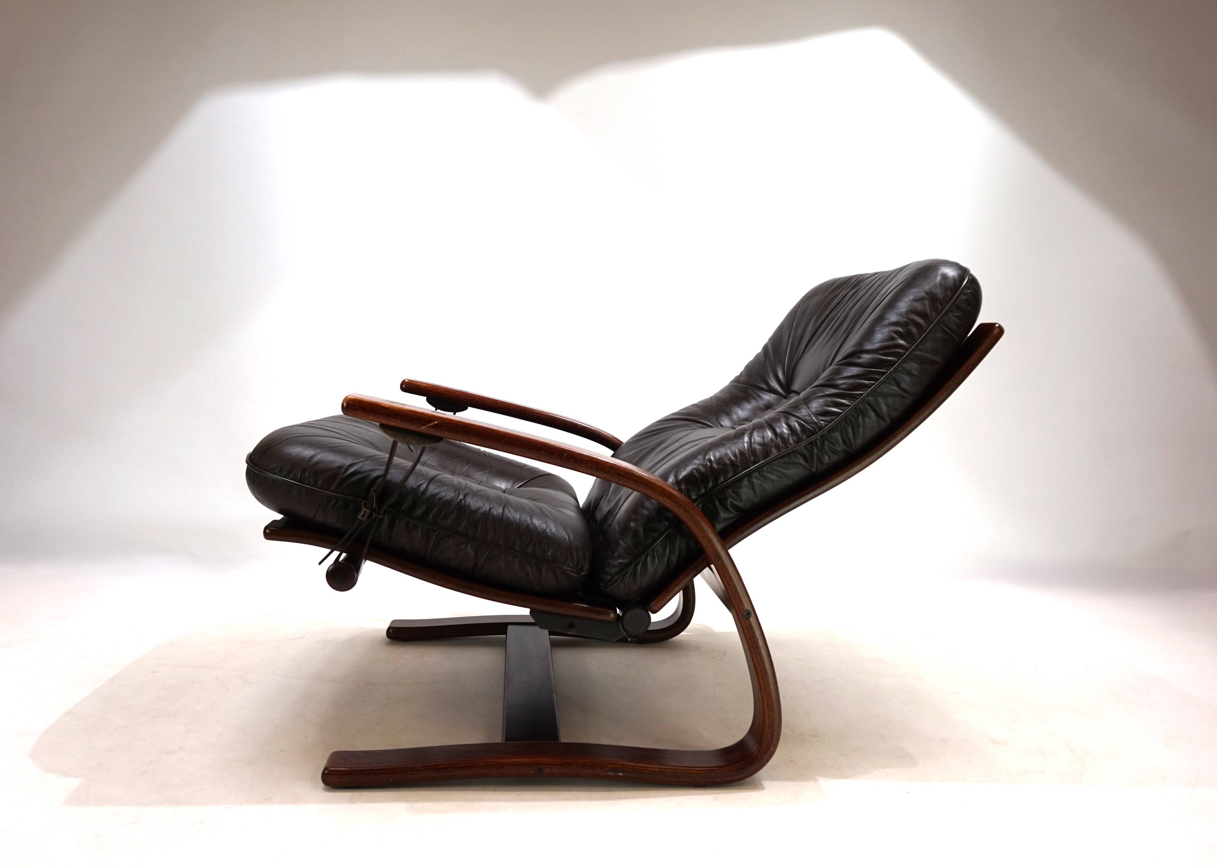 Westnofa The Panter leather lounge chair by Arnt Lande, 1970s
