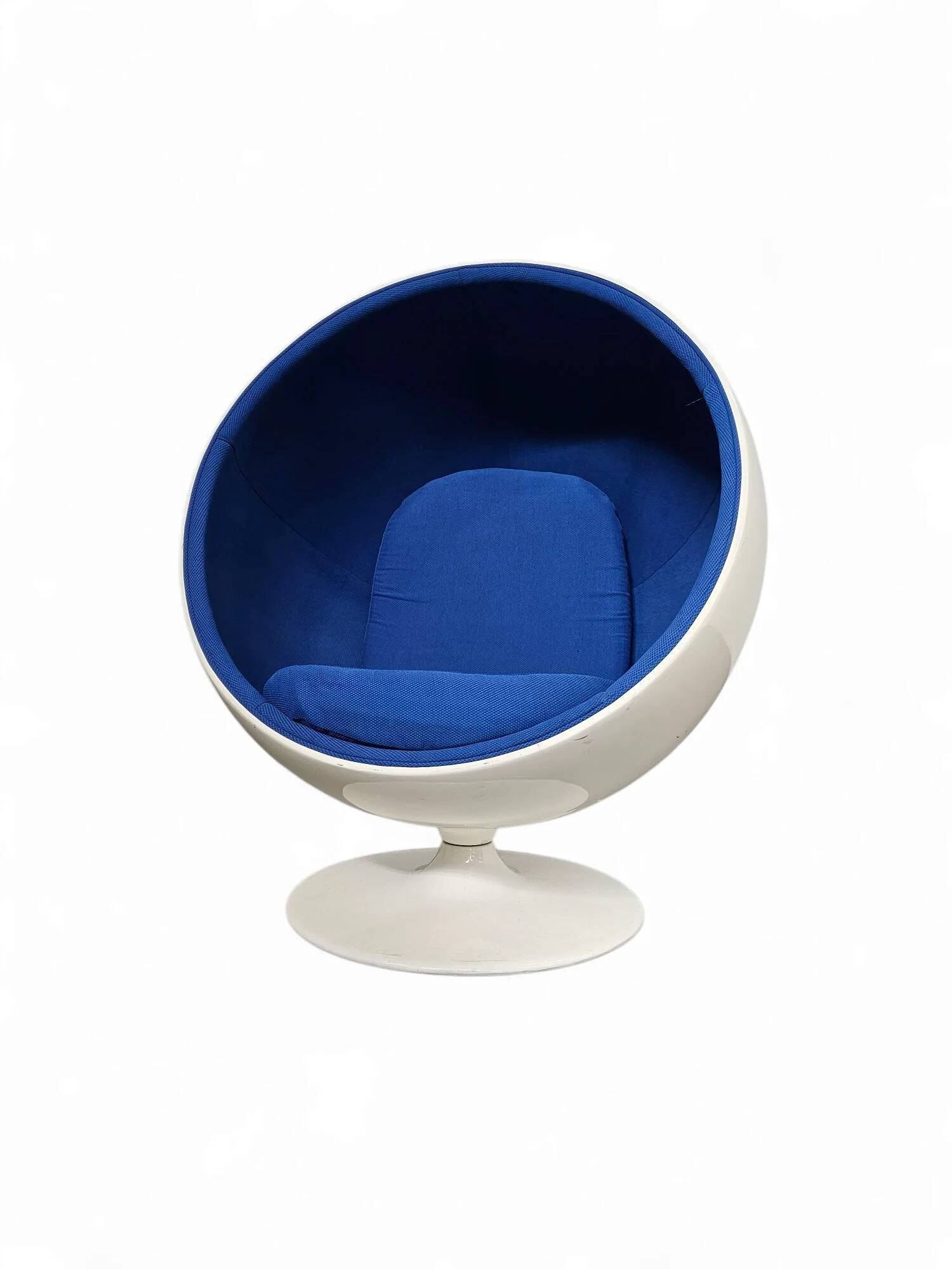 4 x fibreglass ball chair 1980s