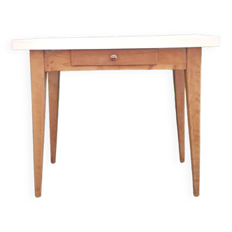 Table en bois, desserte