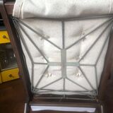Free-span armchairs