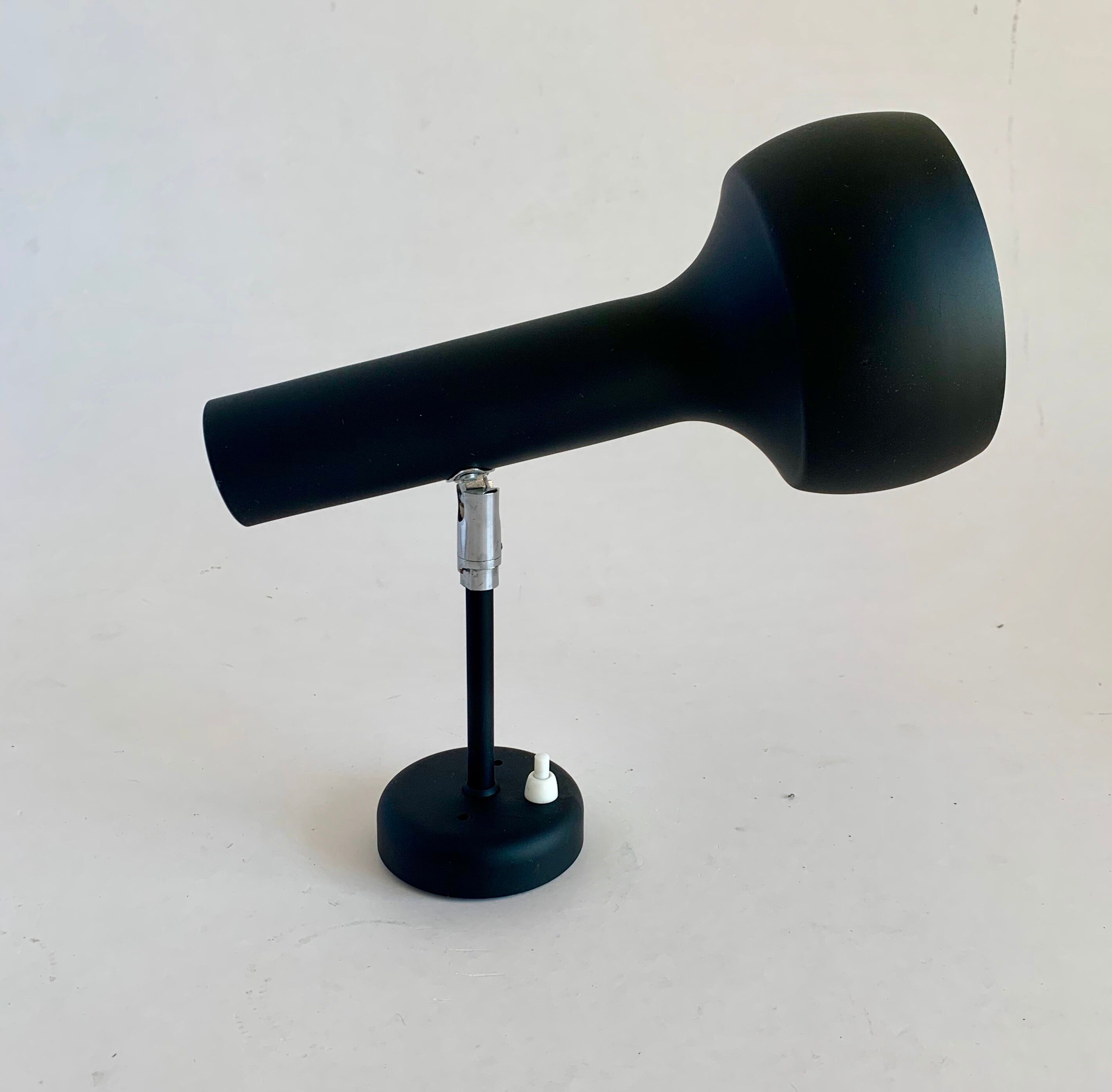 Wall spot light by Swiss International, 1970s