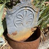 Iron and cast iron planter