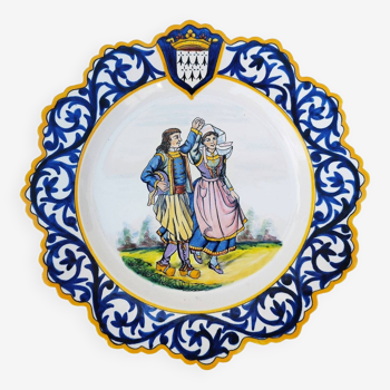 Decorative earthenware plate from Quimper Henriot