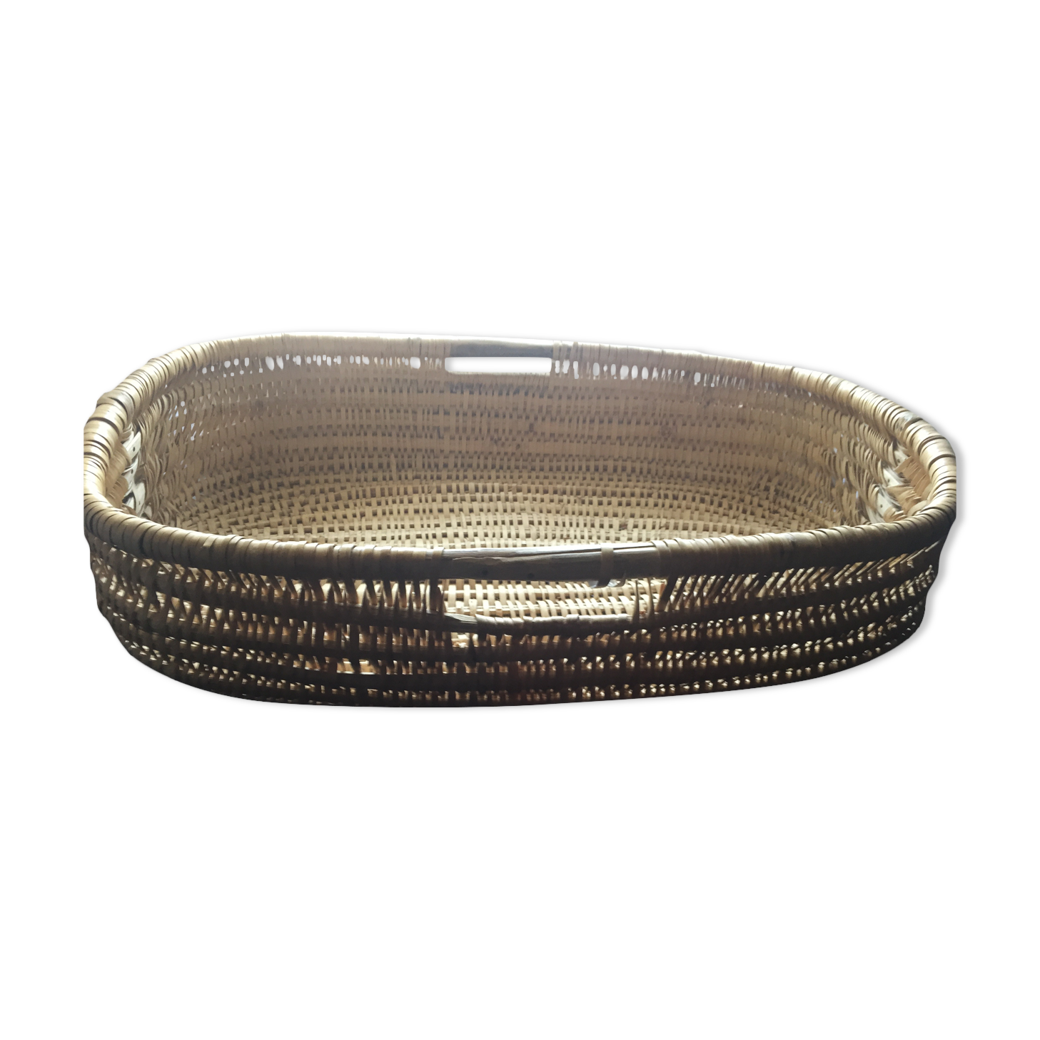 Old wicker linen pan