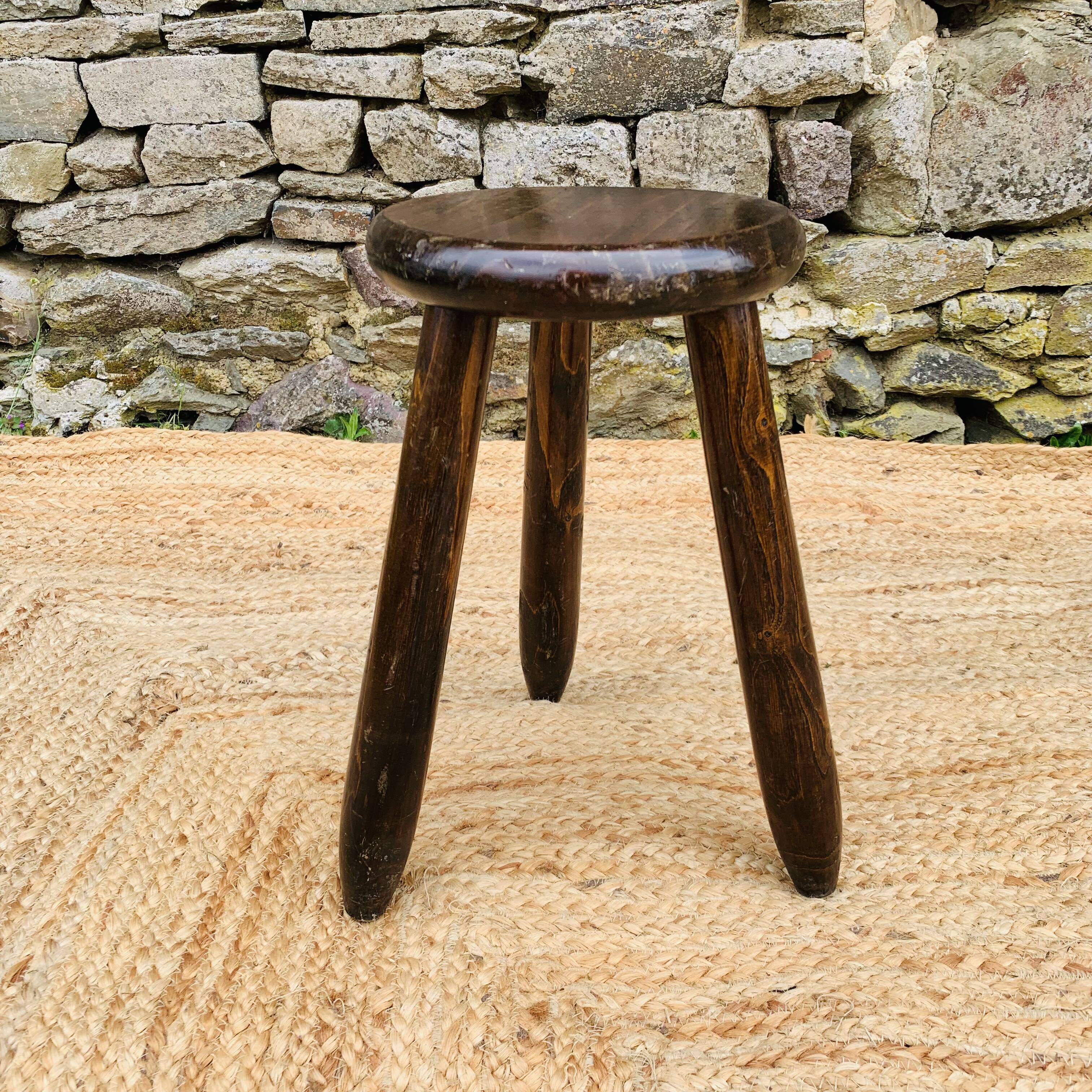 Suite de 3 tabourets tripode dépareillés