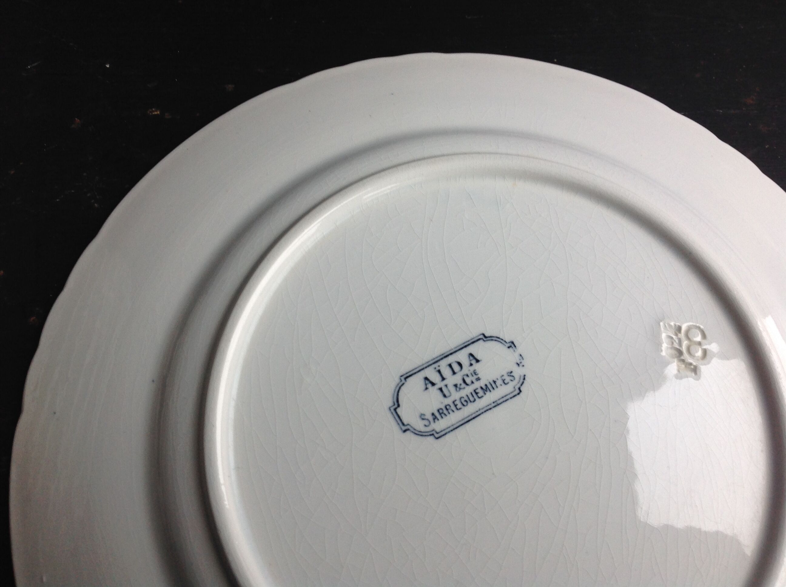 Set of 8 flat plates