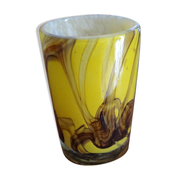 Vase en verre jaune