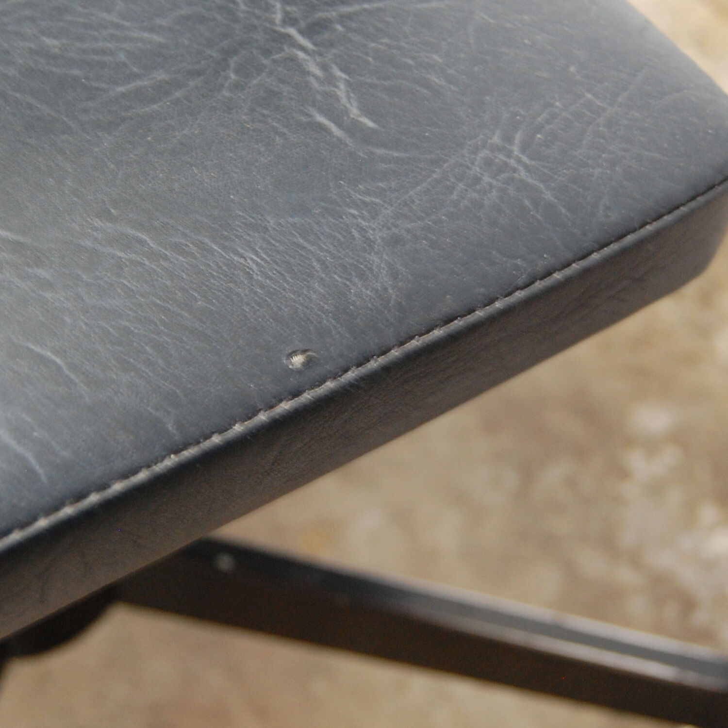 Fauteuil de bureau modèle "Dactylo"  Style Guariche Meurop