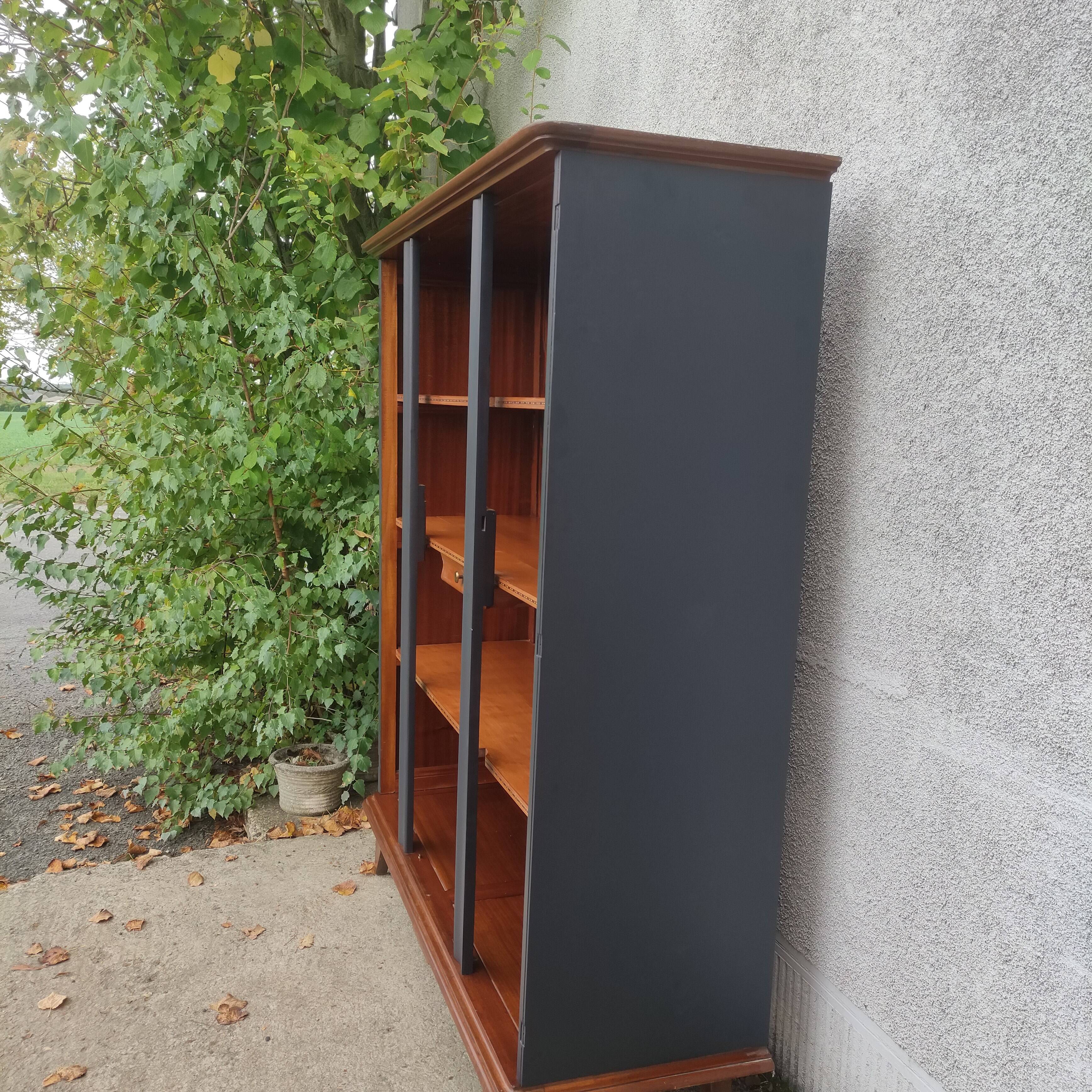 Library grade, shelf