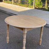 Renovated Louis Philippe round extendable dining table 115cm for 6 people.