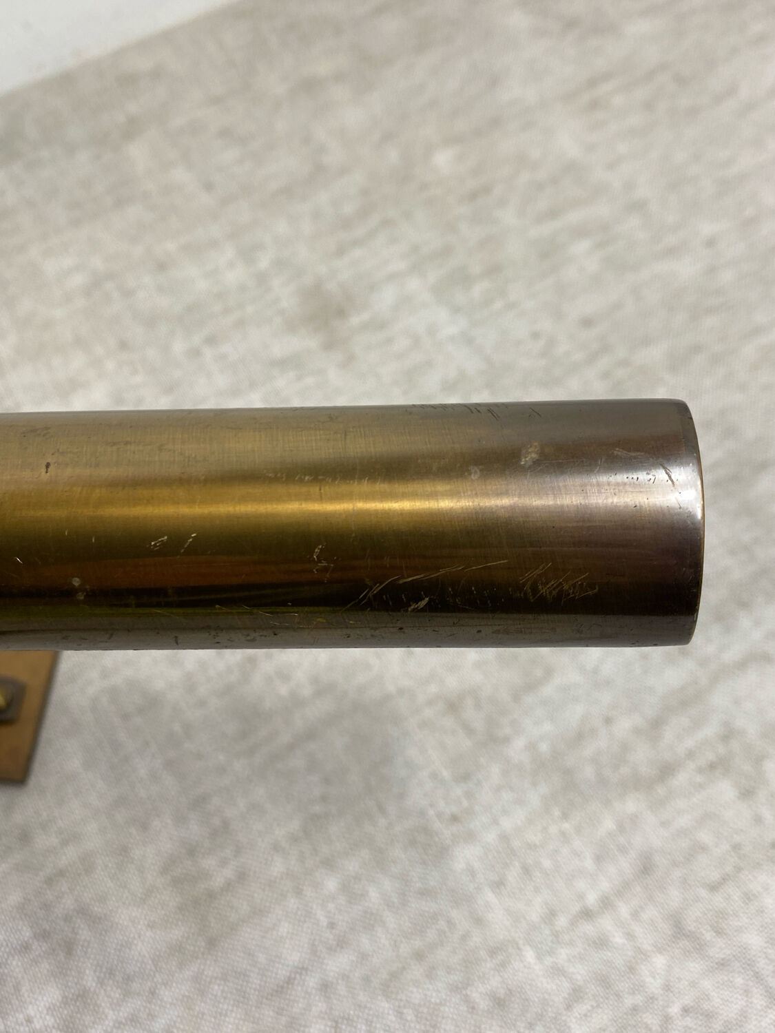 Wall light, picture light, in brass.