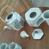 Teapot service and 6 cups