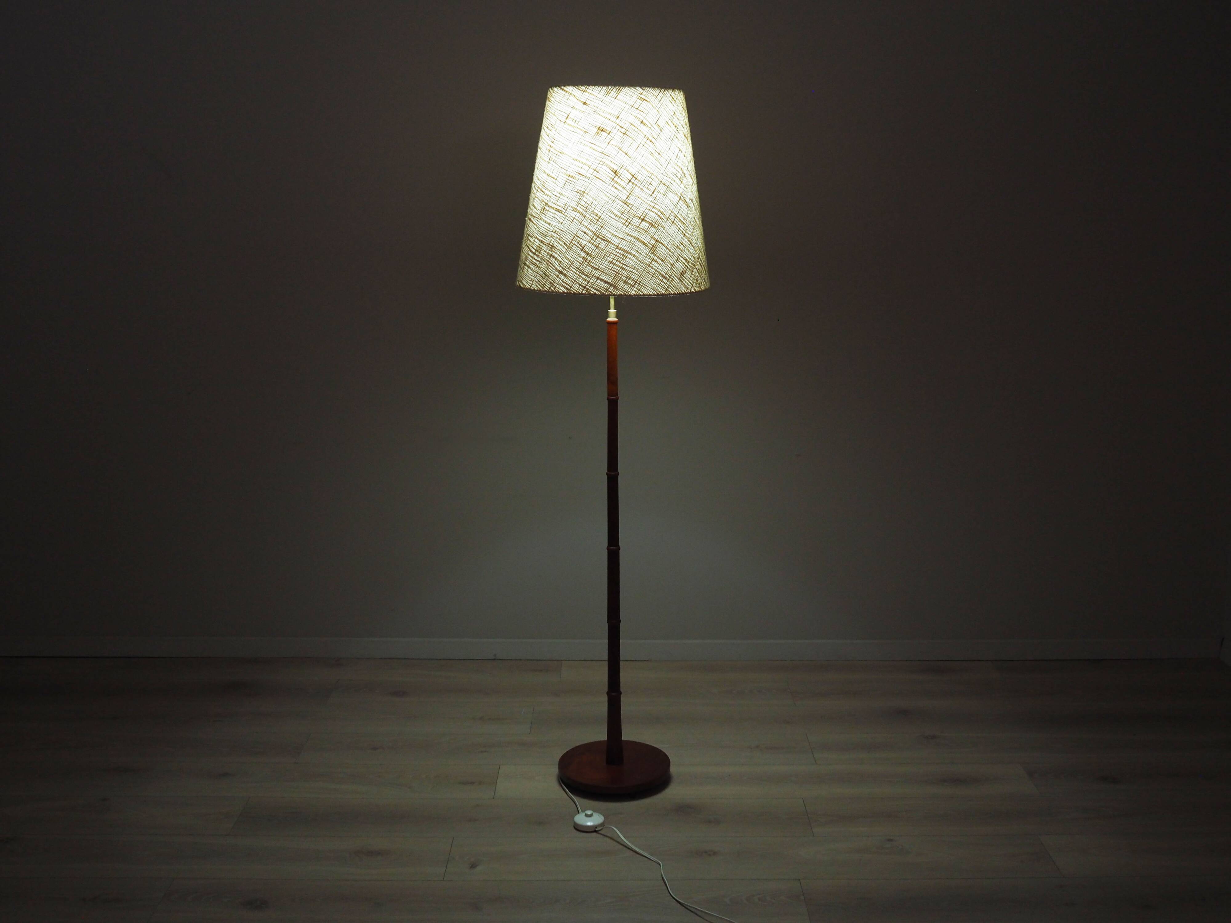 Lampadaire, design danois, années 1970, production : Danemark