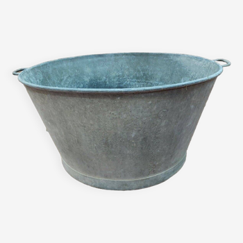 zinc basin / bathtub