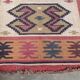 Tapis kilim en toile de jute et coton. 93cm x 162cm
