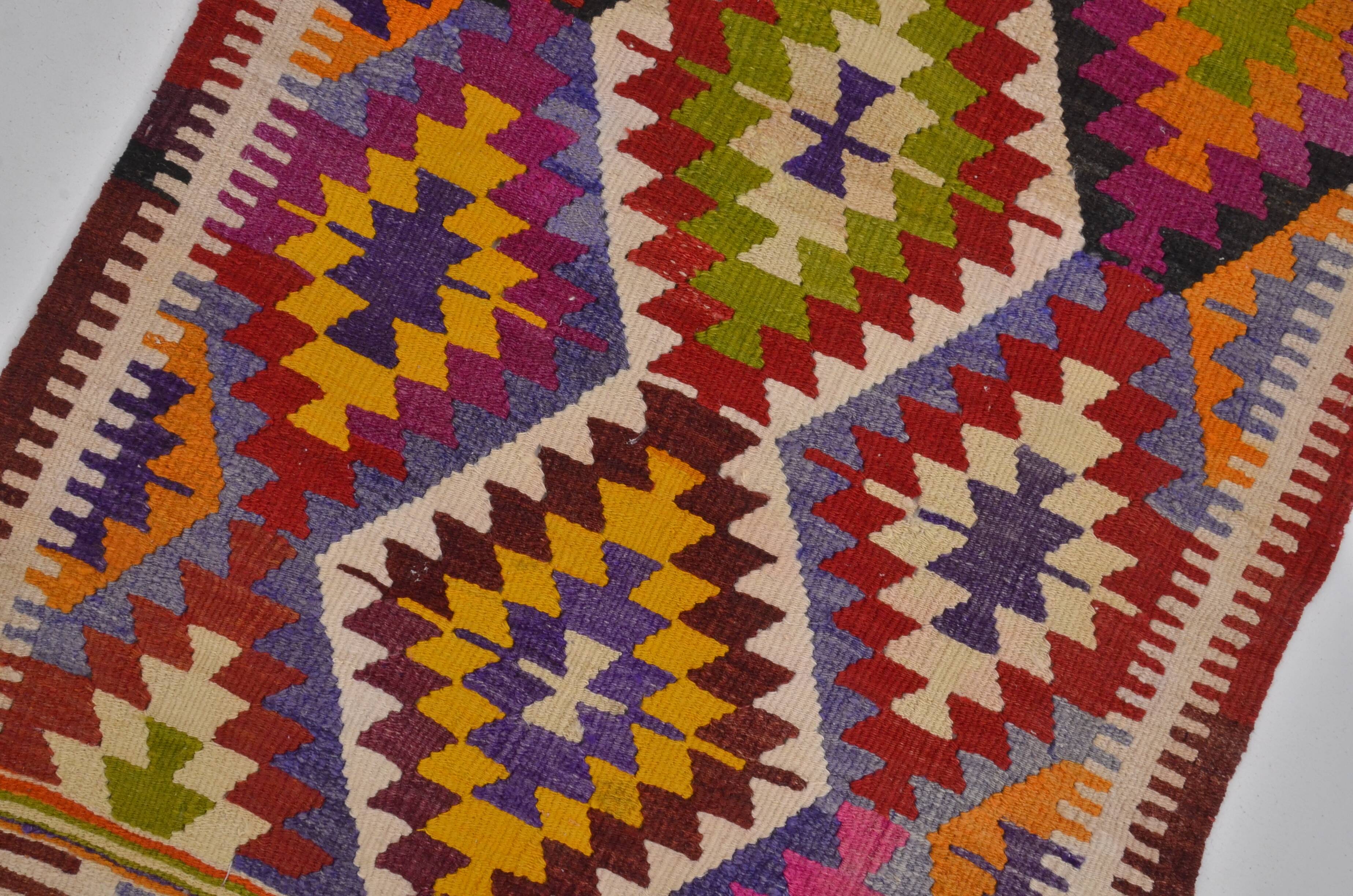 Small Oushak Multicolour Kilim Rug sk 1677