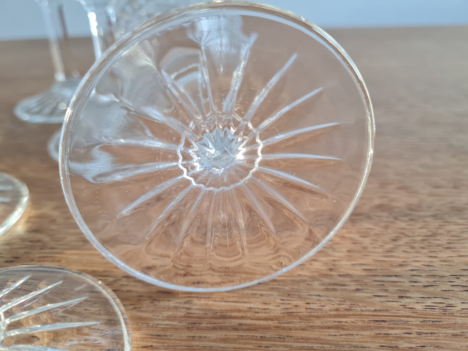 Service of 6 chissed wine glasses