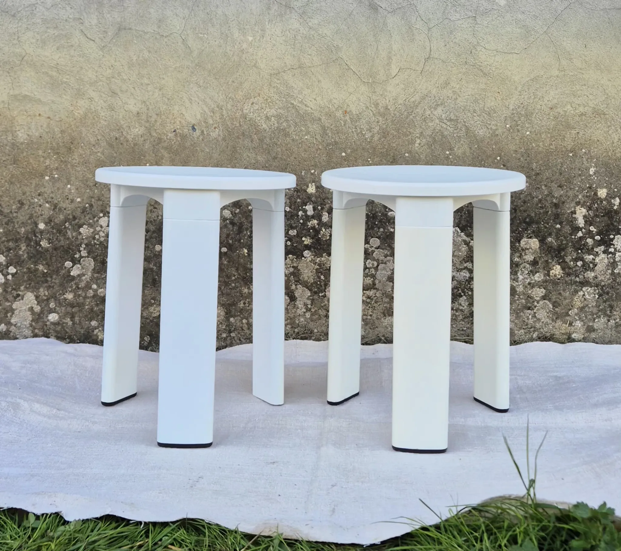 2 TATAY white plastic stools vintage 1970s