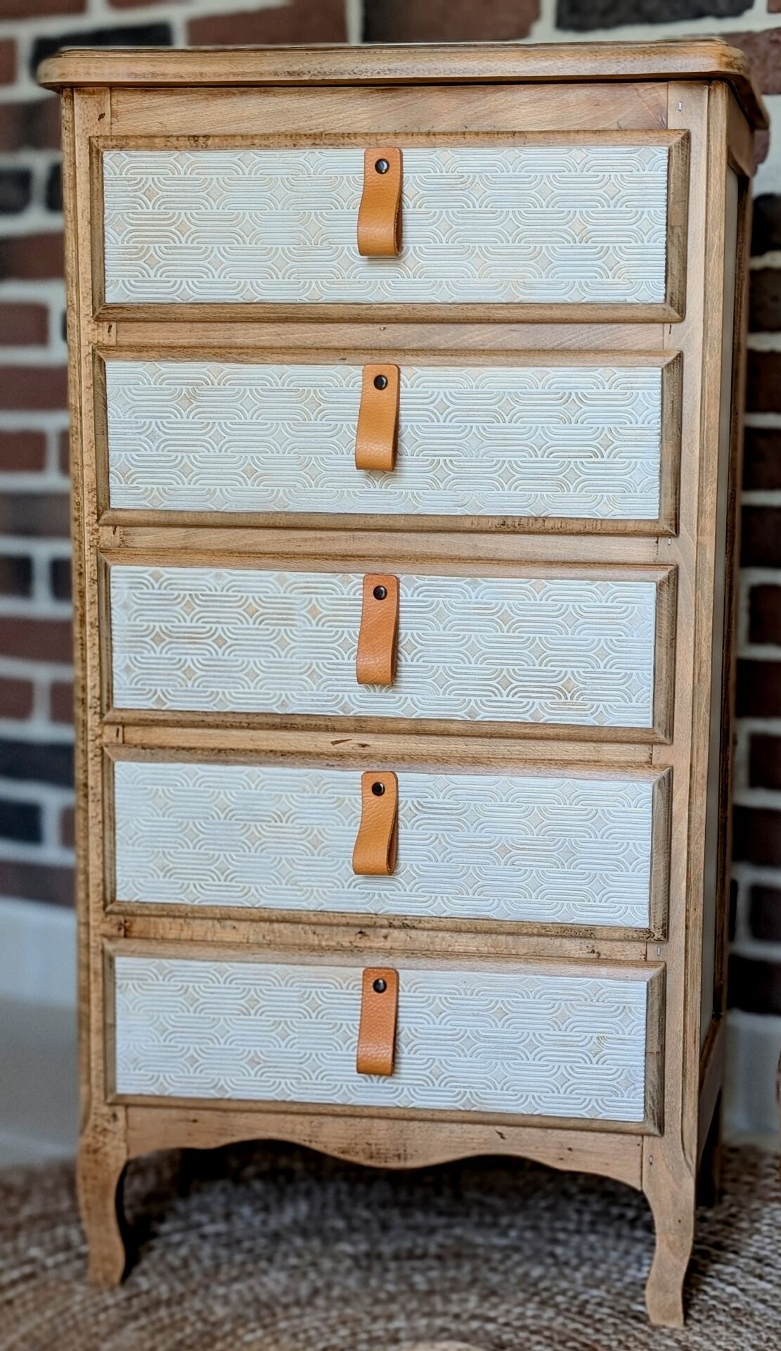 Chest of drawers