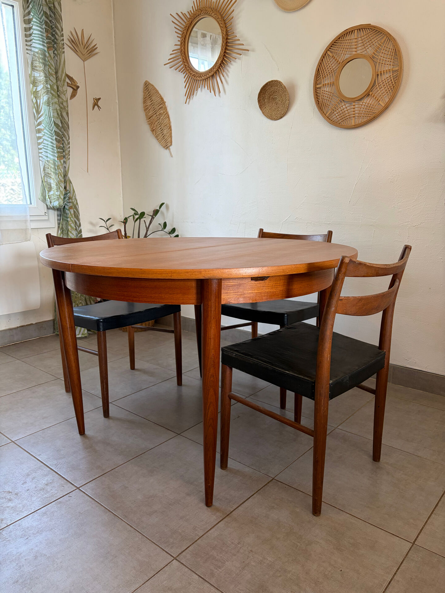 Table ronde scandinave extensible en teck