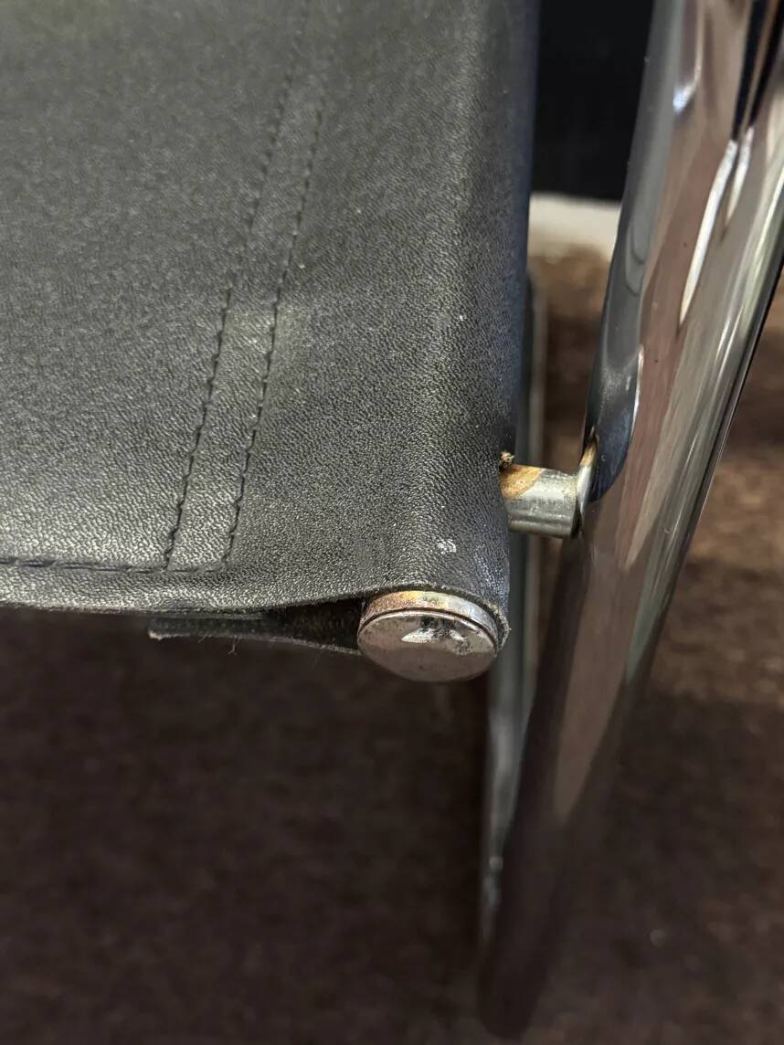 Set of 4 Armchairs in the style of Marcel Breuer – sled base