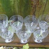 Anciens verres à vin à pied en cristal gravés  ensemble de 7