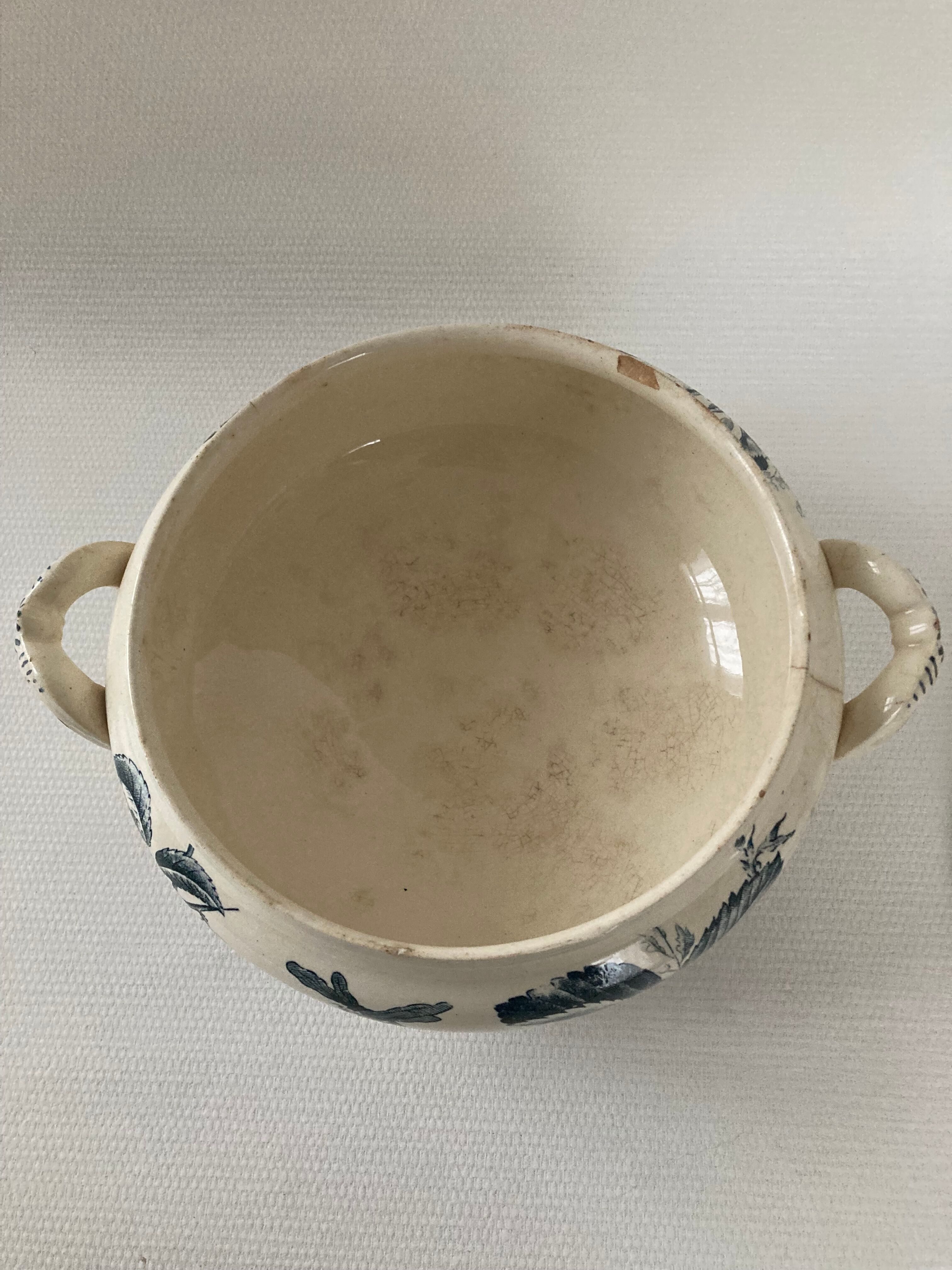 Soup pot in antique earthenware H.B/Choisy le roi