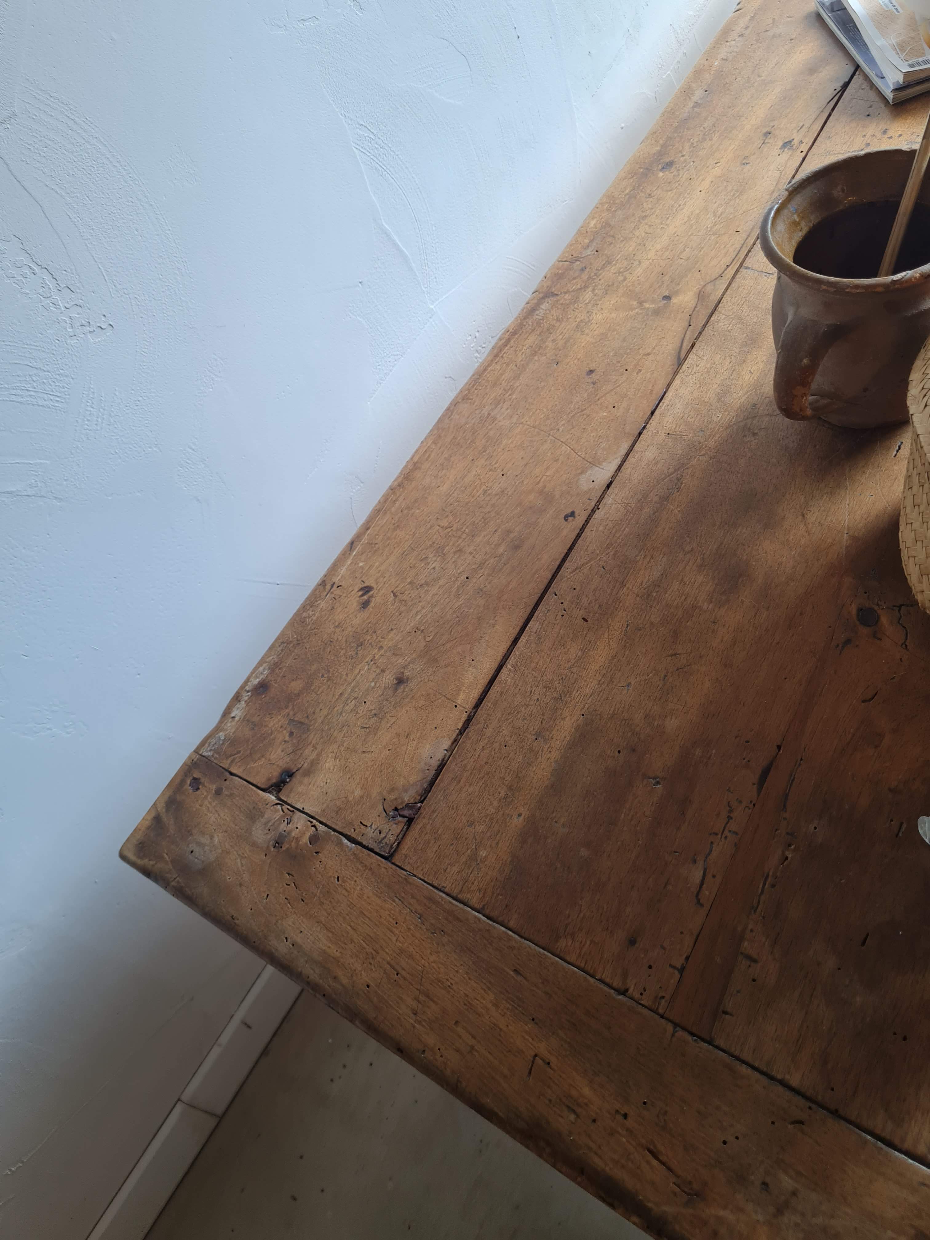 Vintage firm-minded coffee table