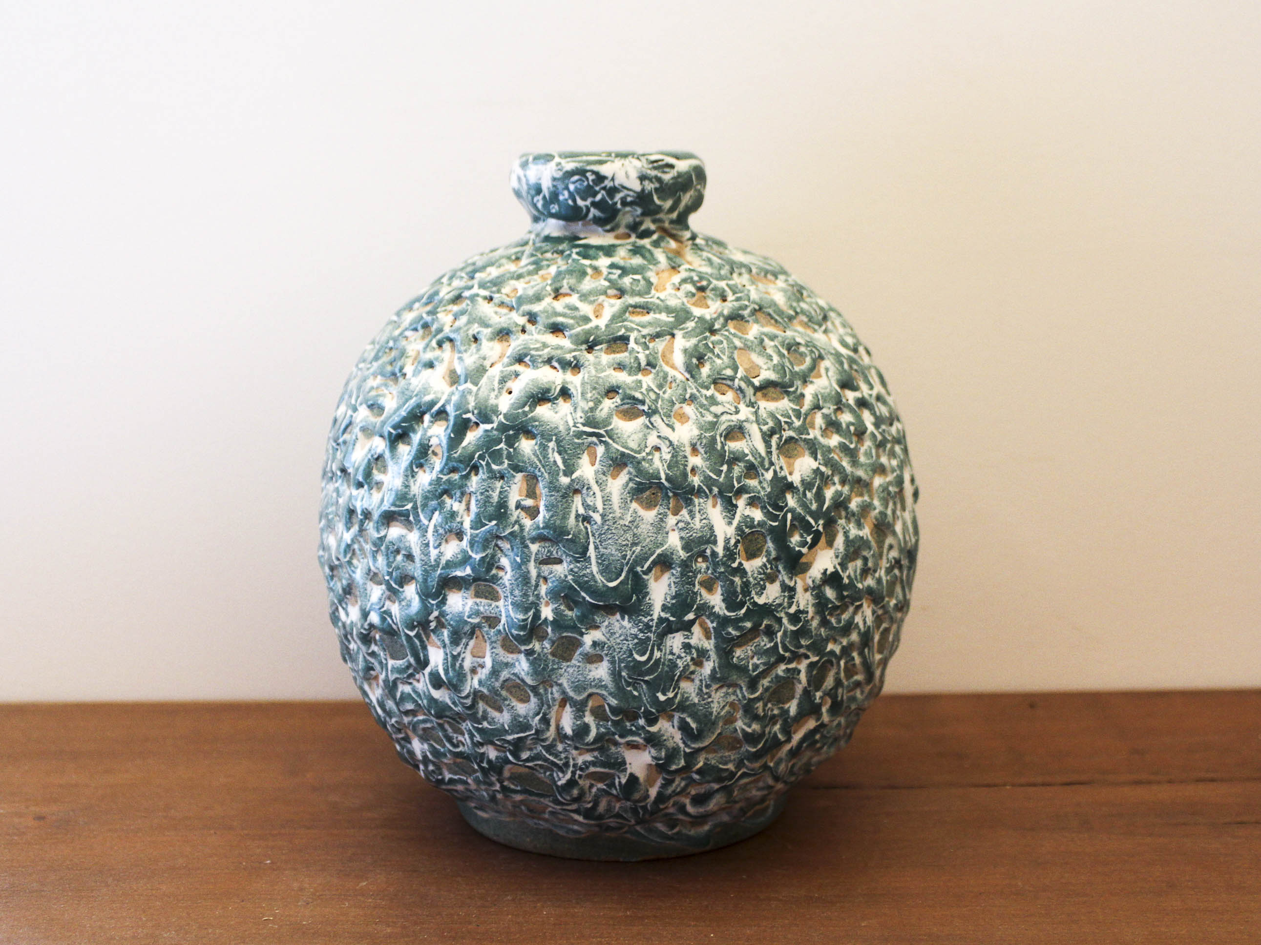 Ball vase in glazed stoneware La Charentaise