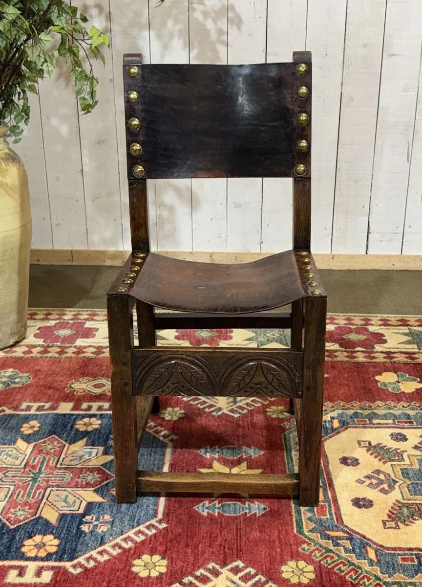 Set of 6 English chairs in oak and fine leather from the late 19th century.