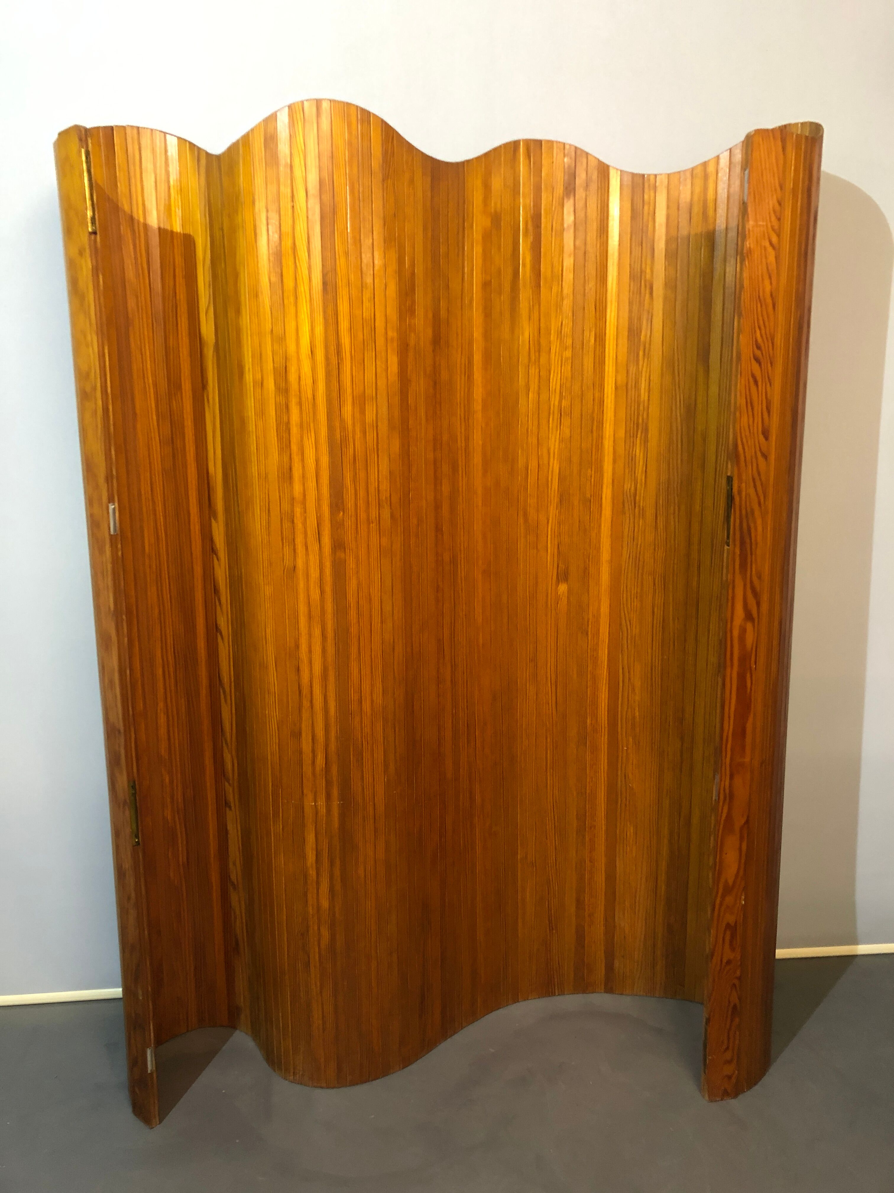 Ancien paravent en bois art deco vague style baumann 1950 en très bon état