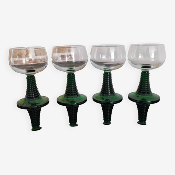 4 verres à vin d'Alsace pieds torsadés vert type Roemer