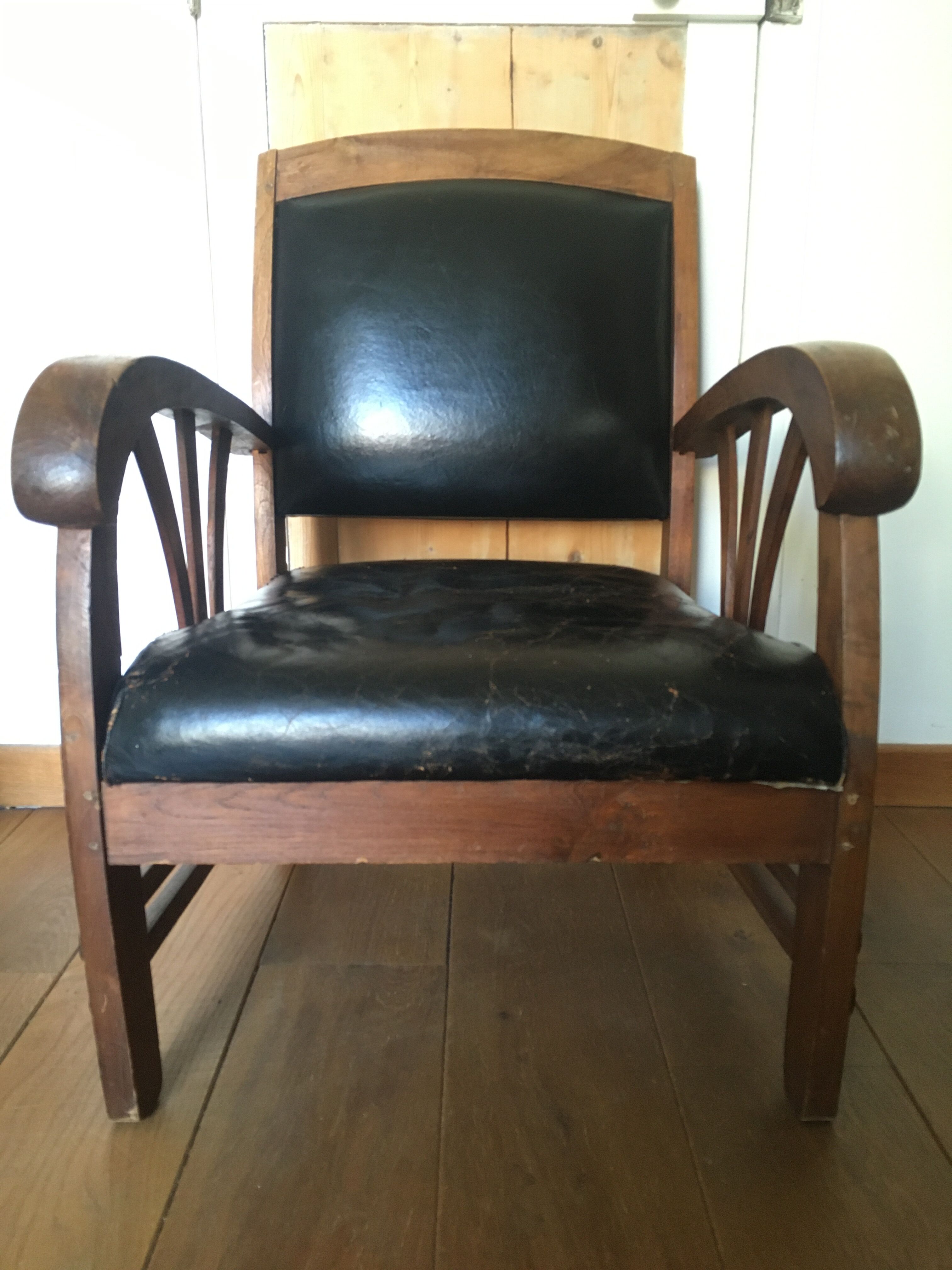 Leather and wood armchair 50