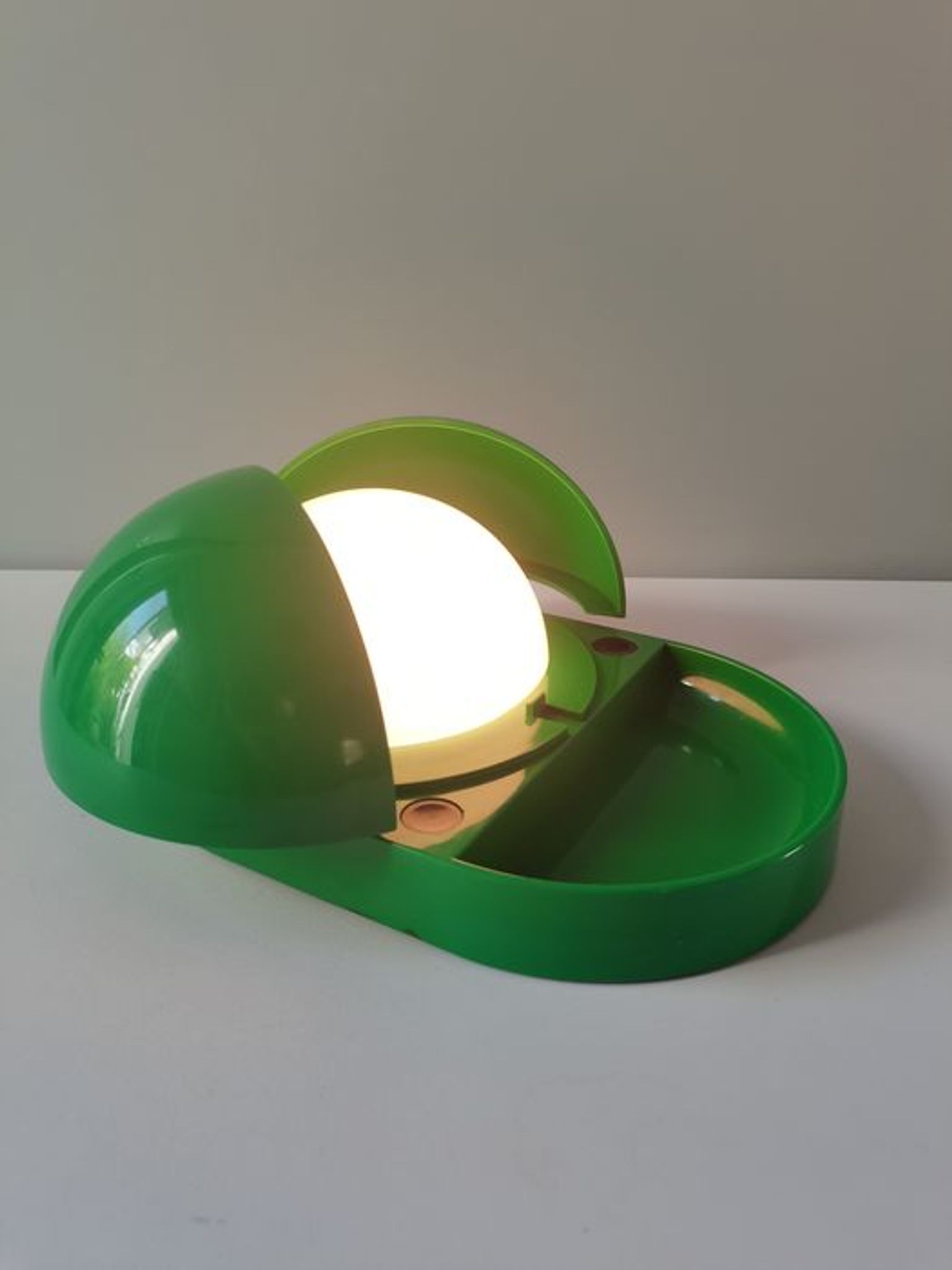 Italian design lamp "Tapira" Fontana arte by G.P.A Monti