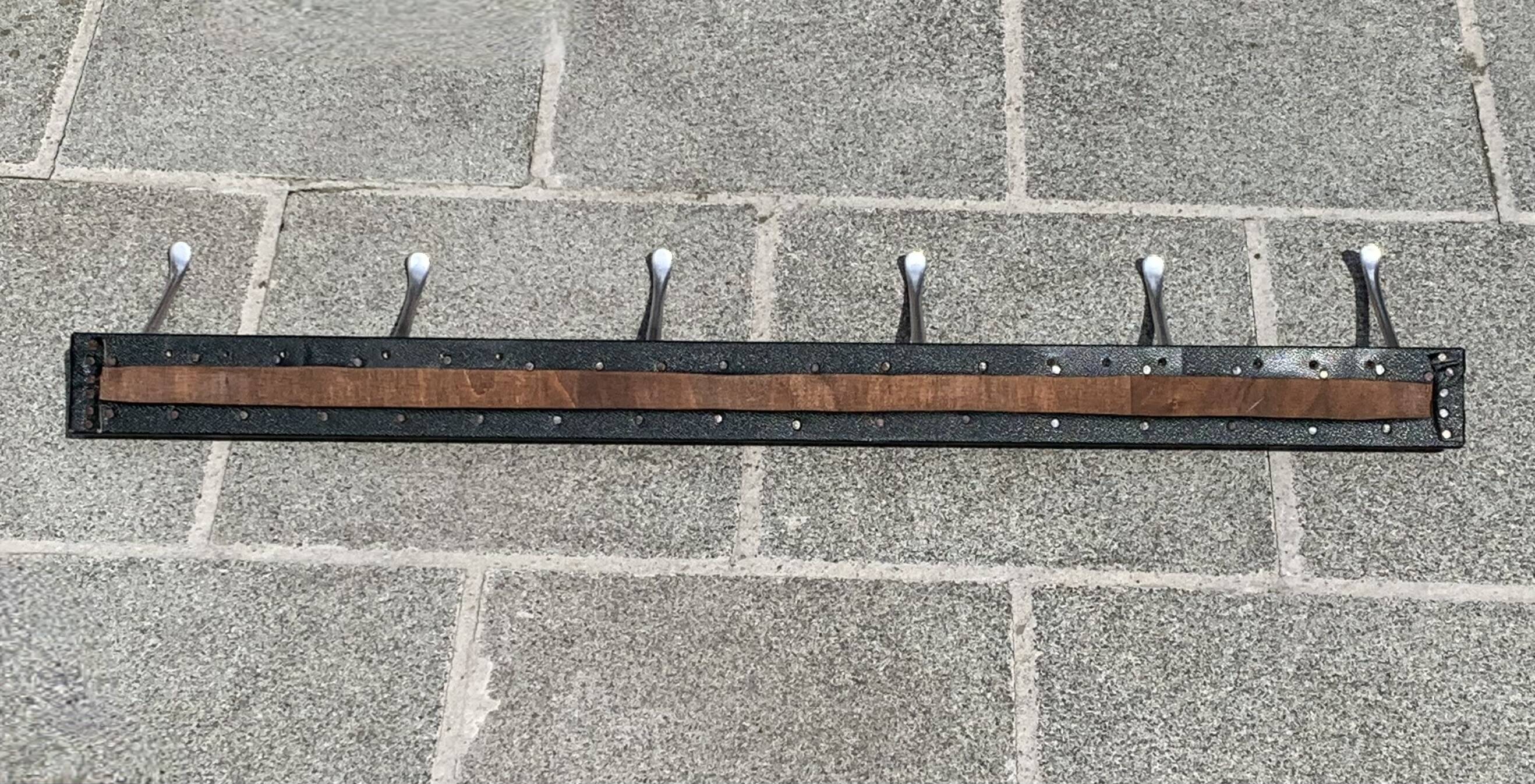 Vintage wall coat rack in wood and black Skai - 6 coat hooks
