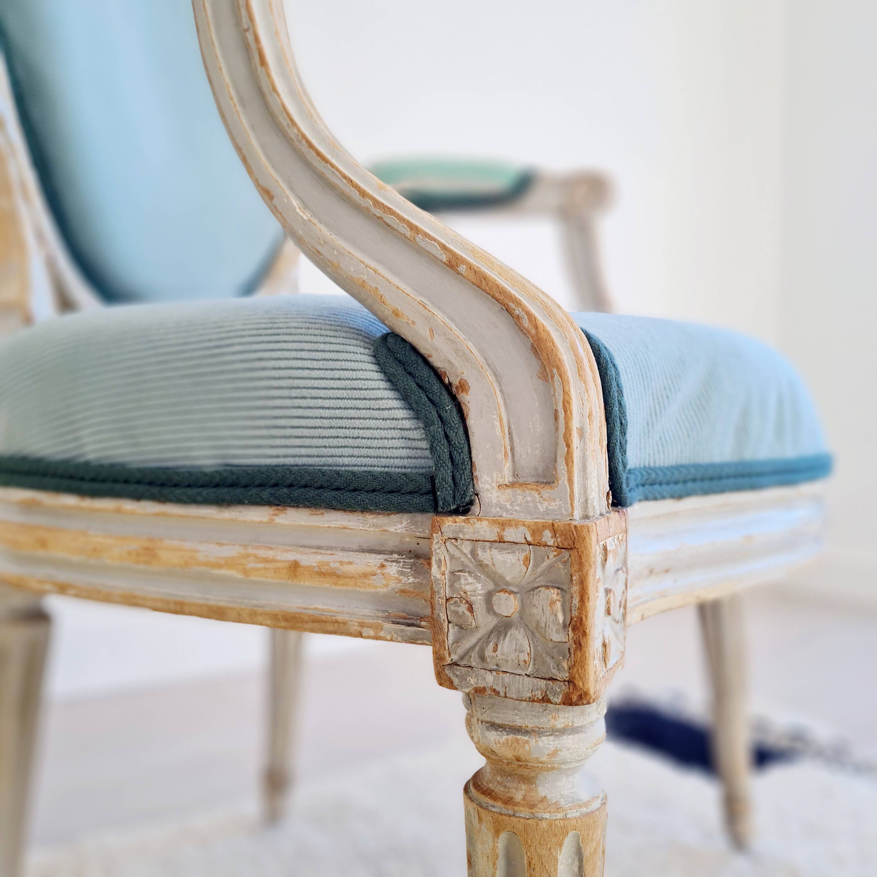 Louis XVI medallion armchair renovated velvet