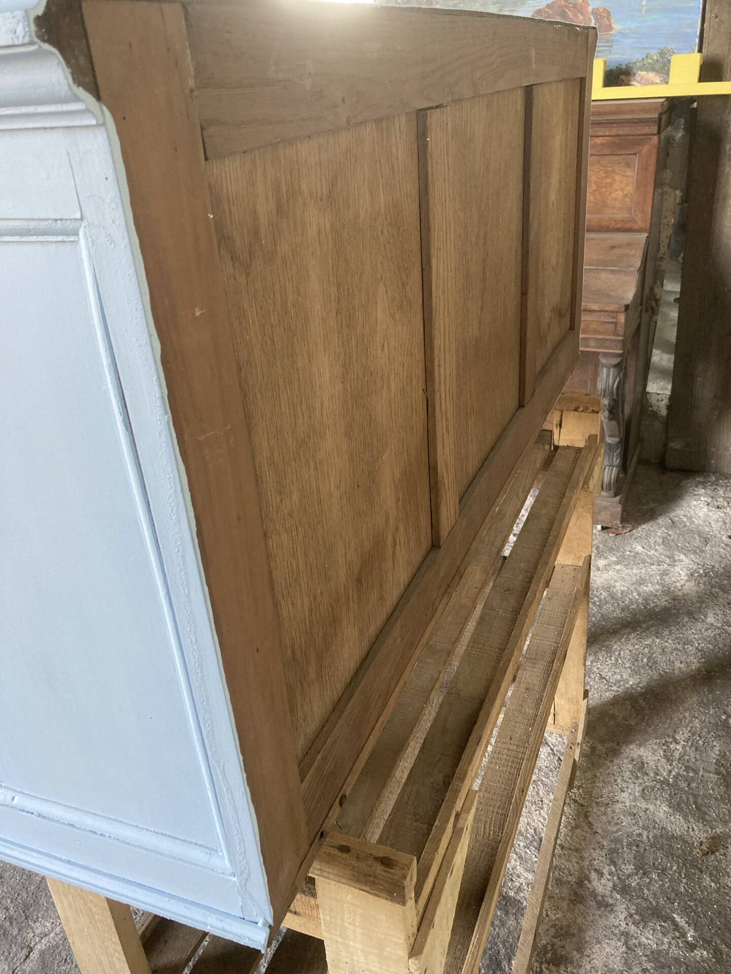 Hanging cupboard from the 1930s-1940s