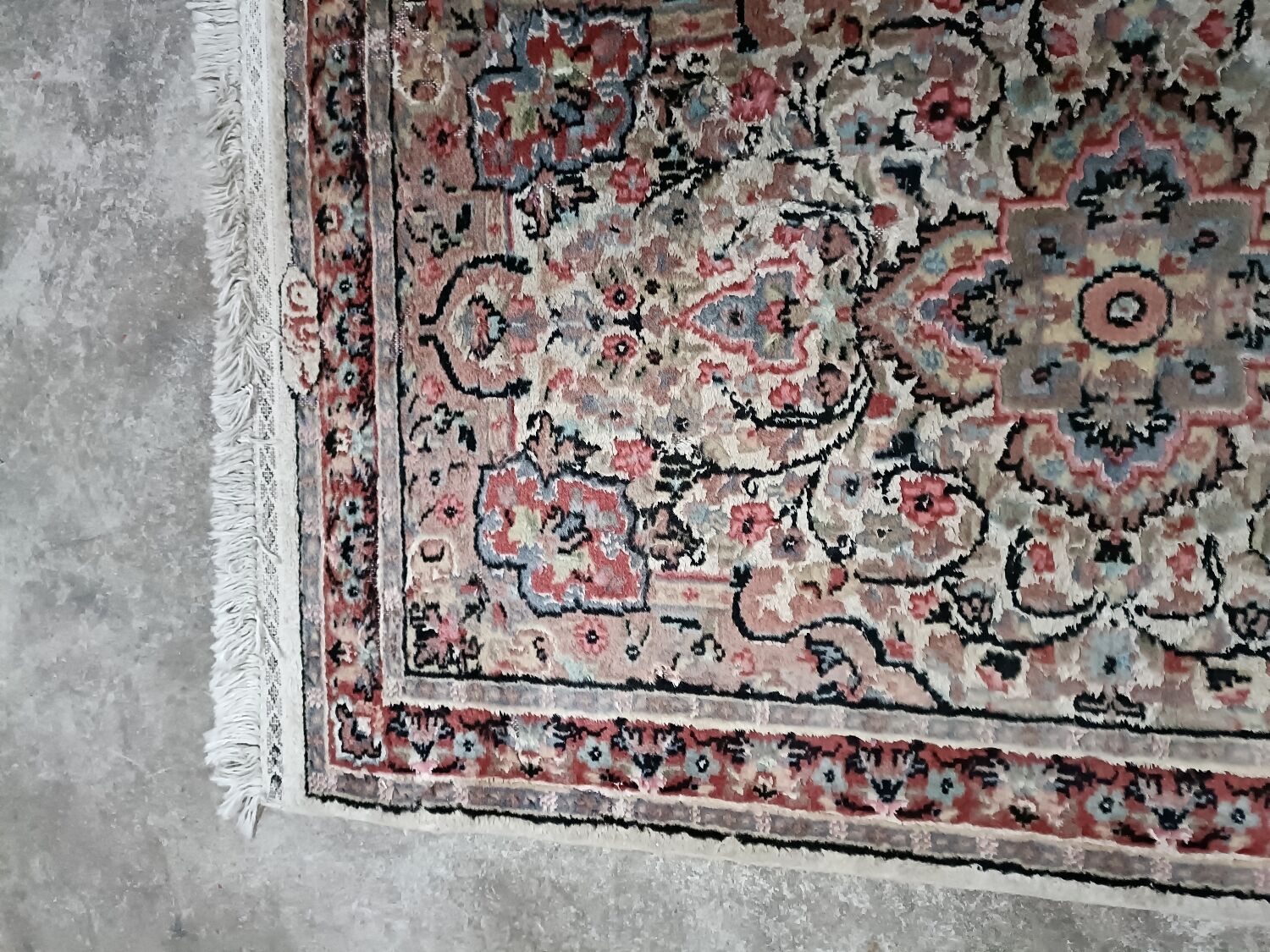 Handmade wool rugs, Pakistan